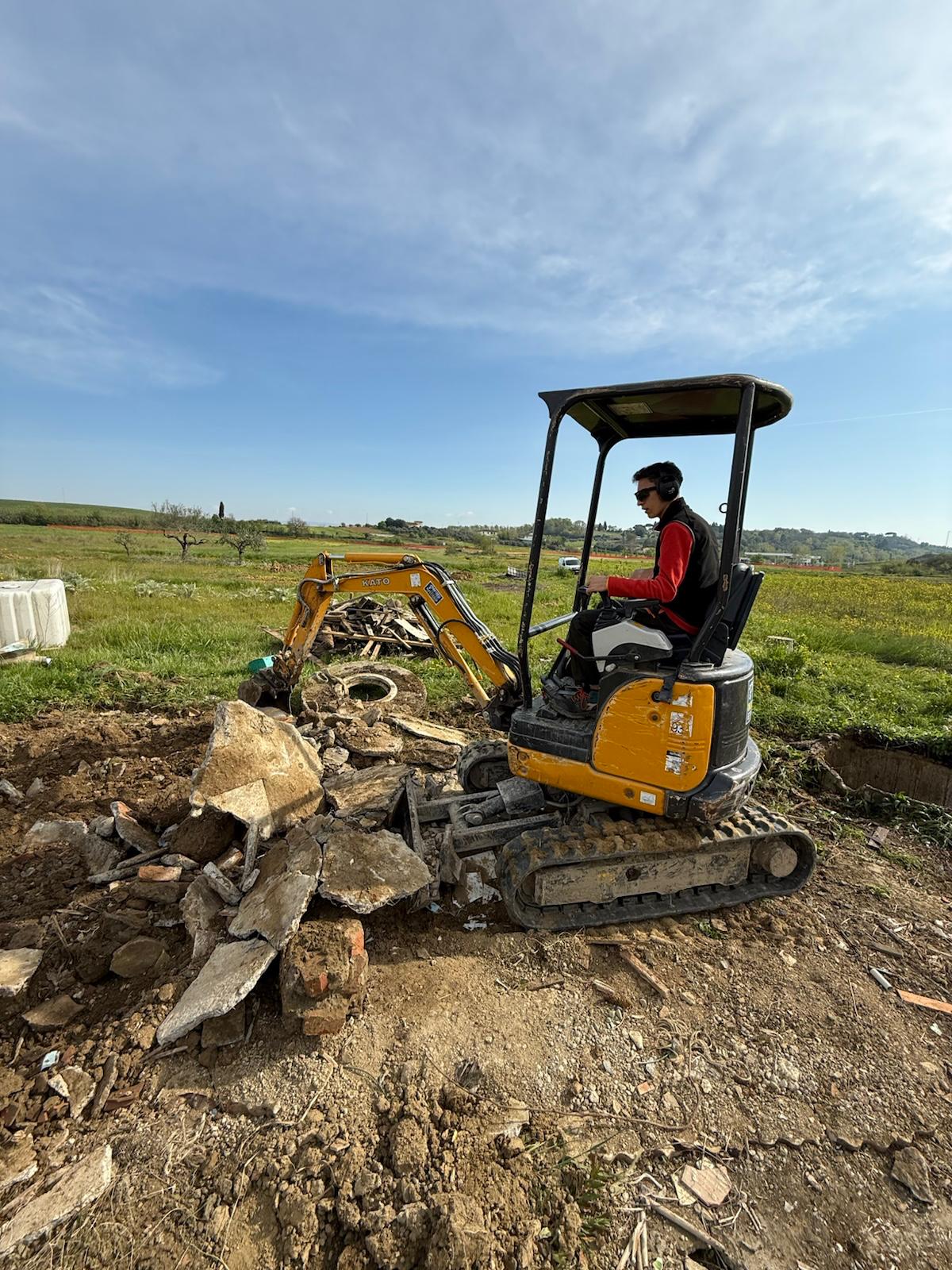 Escavatore al lavoro